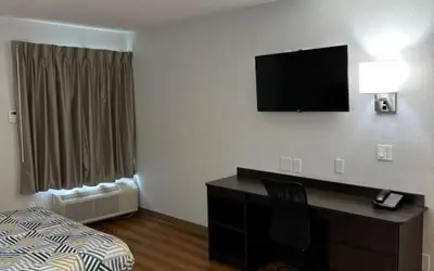 Motel 6-Greensboro, NC - Airport