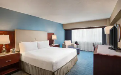 Crowne Plaza Hotel Los Angeles Harbor by IHG