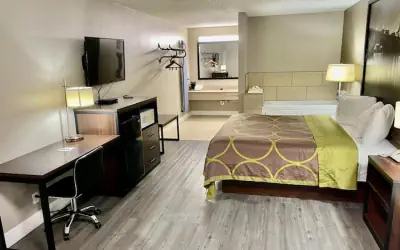 Super 8 by Wyndham Bay St. Louis