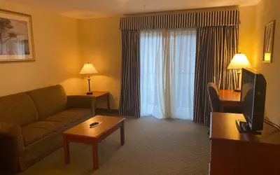 White River Inn & Suites