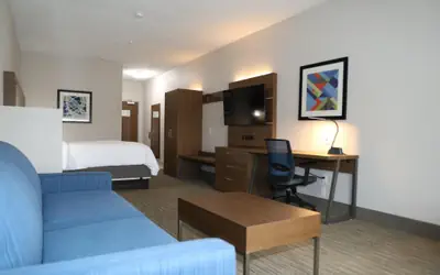 Holiday Inn Express Hotel & Suites Albuquerque Airport by IHG