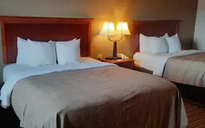 Quality Inn & Suites Grants - I-40