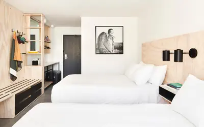 Slackline Moab, Outset Collection by Hilton