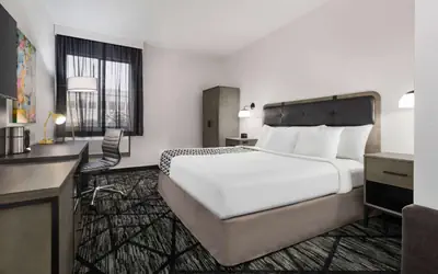 La Quinta by Wyndham Cleveland Airport West