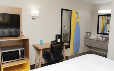 Days Inn by Wyndham Forest