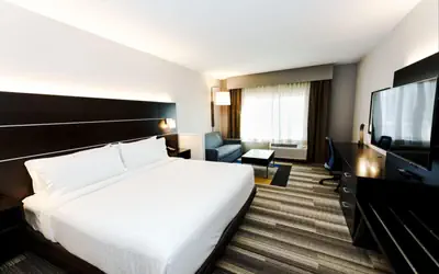 Holiday Inn Express & Suites Franklin - Berry Farms by IHG