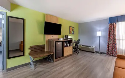 Best Western Plus St. Louis West-Westport