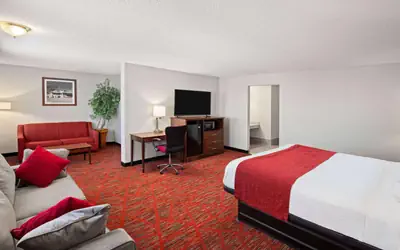 Ramada by Wyndham Bowling Green