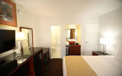 Travelodge by Wyndham Burbank-Glendale