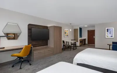 Holiday Inn Express & Suites Terre Haute by IHG