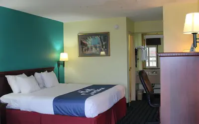 Days Inn by Wyndham Marianna