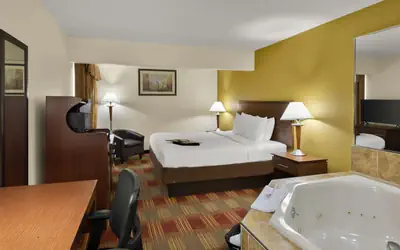 Best Western Lakewood Inn