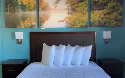 Days Inn & Suites by Wyndham Springfield on I-44