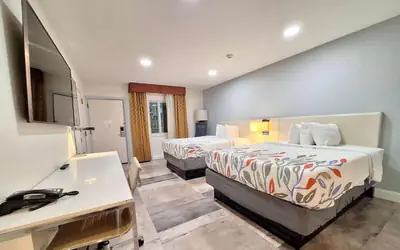 Travelodge by Wyndham Indianapolis Speedway