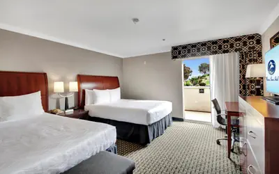 Best Western Plus Marina Shores Hotel