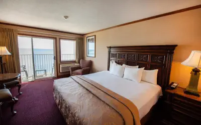 Hamilton Inn Select Beachfront Mackinaw City