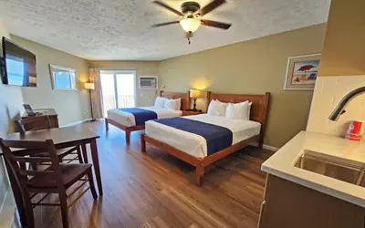 Pointes North Beachfront Hotel - 2 Person Spa Tub Studios