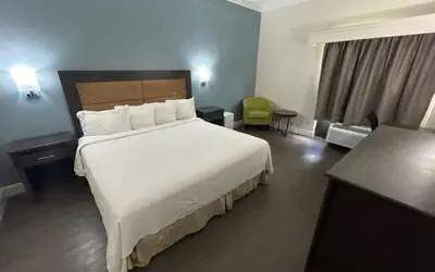 Red Roof PLUS Fort Myers