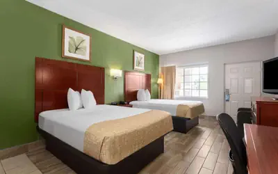 Travelodge Suites by Wyndham Lake Okeechobee