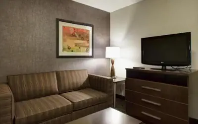 Holiday Inn Express & Suites North Fremont by IHG