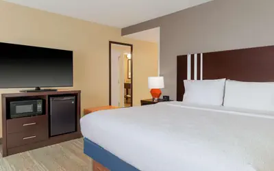 Hampton Inn & Suites Madison Downtown