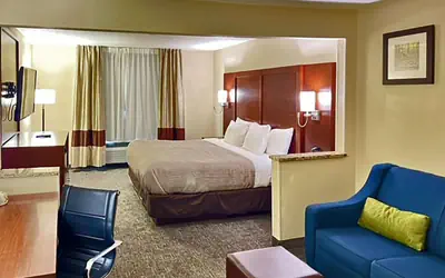 Quality Inn & Suites Green Bay - Ashwaubenon