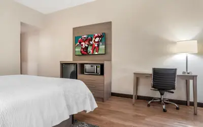 Red Roof PLUS & Suites Vicksburg