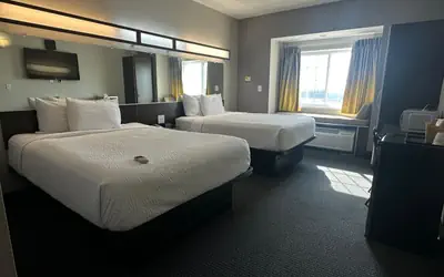 Microtel Inn & Suites by Wyndham Quincy Downtown - River Area