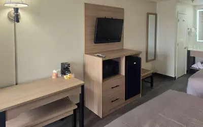 Quality Inn & Suites Sunport Airport Albuquerque