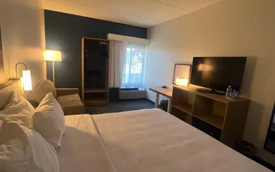 Spark by Hilton Green Bay