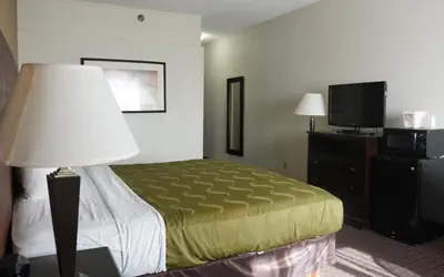 American Inn & Suites