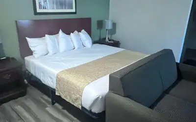 Travelodge by Wyndham Redding CA