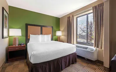 Extended Stay America Select Suites - Rockford - State Street