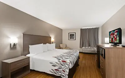 Red Roof Inn & Suites Newnan