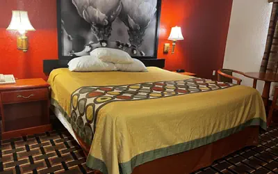 Super 8 by Wyndham Brookshire TX