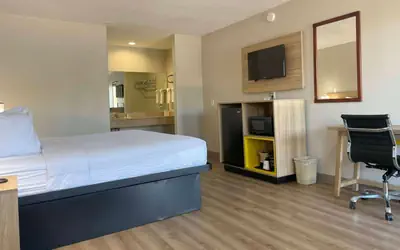 Days Inn by Wyndham Temple