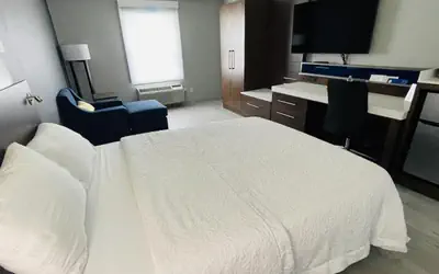 Luxor Inn & Suites, a Travelodge by Wyndham