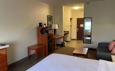 AmericInn by Wyndham Grinnell