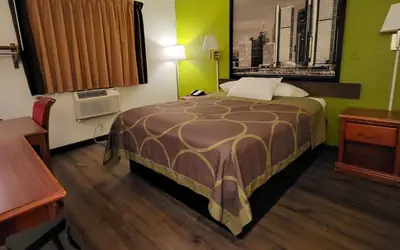 Super 8 by Wyndham Canton/Livonia Area