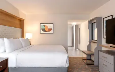 Doubletree By Hilton Fort Worth South