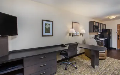 Candlewood Suites Bowling Green by IHG