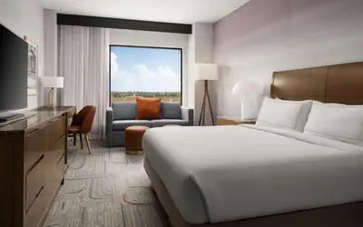 Hotel Zessa Orange County Airport, a DoubleTree by Hilton