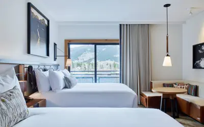 The Cloudveil, Autograph Collection