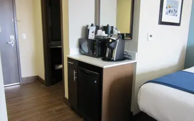 Holiday Inn Express Wichita South by IHG