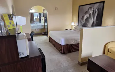 Super 8 by Wyndham Weslaco