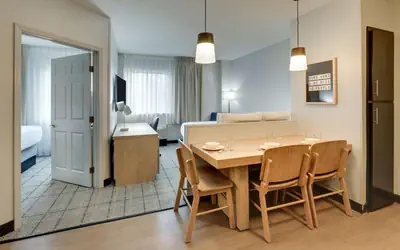 Sonesta Simply Suites Baltimore BWI Airport