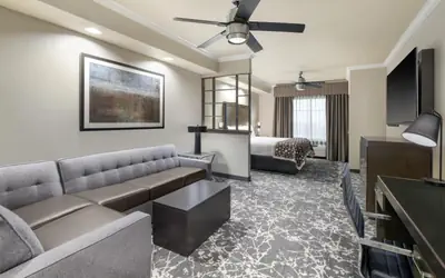 Best Western Premier Crown Chase Inn & Suites