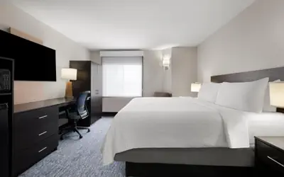 Garner Hotel Topeka West by IHG