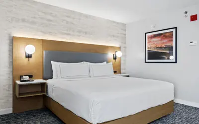 DoubleTree by Hilton New York JFK Airport