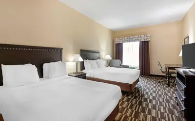 Best Western PLUS Victor Inn & Suites